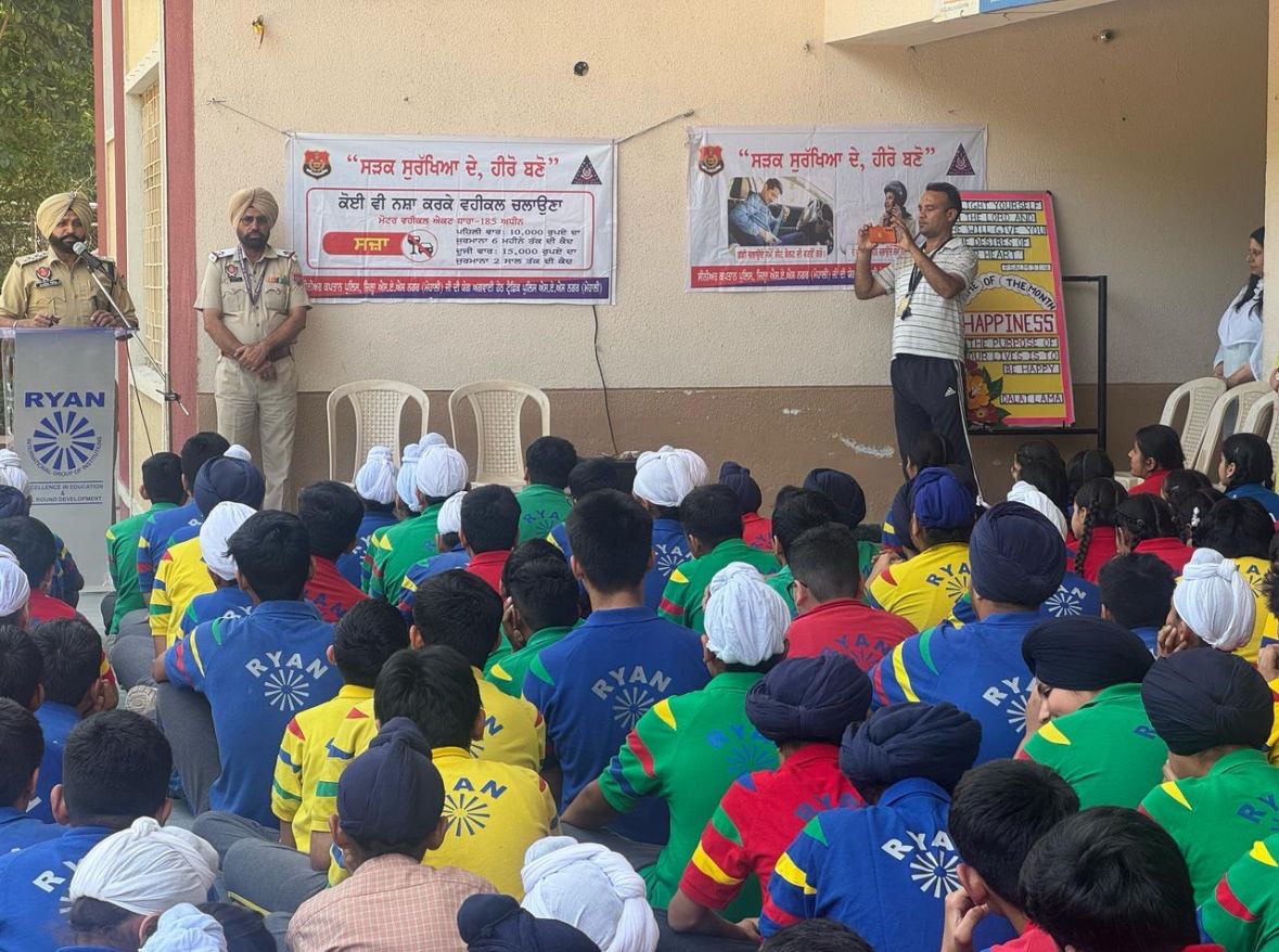 रेयान इंटरनेशनल स्कूल, सेक्टर-66, मोहाली में यातायात नियमों का पालन करने और नशे से दूर रहने के बारे में जागरूकता सत्र आयोजित किया गया